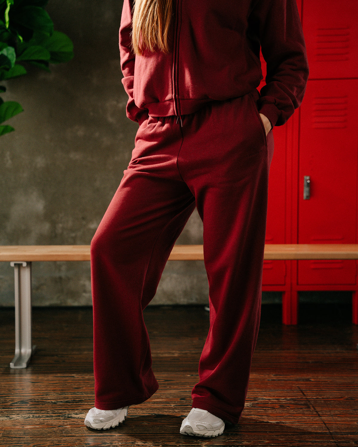 Core Midweight Fleece Sweatpant - Taupe product media