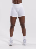 Pump Mid Rise Short - White
