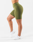 Parker Mid Rise Short - Verbena