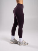 Pump Mid Rise Legging - Black Garnet