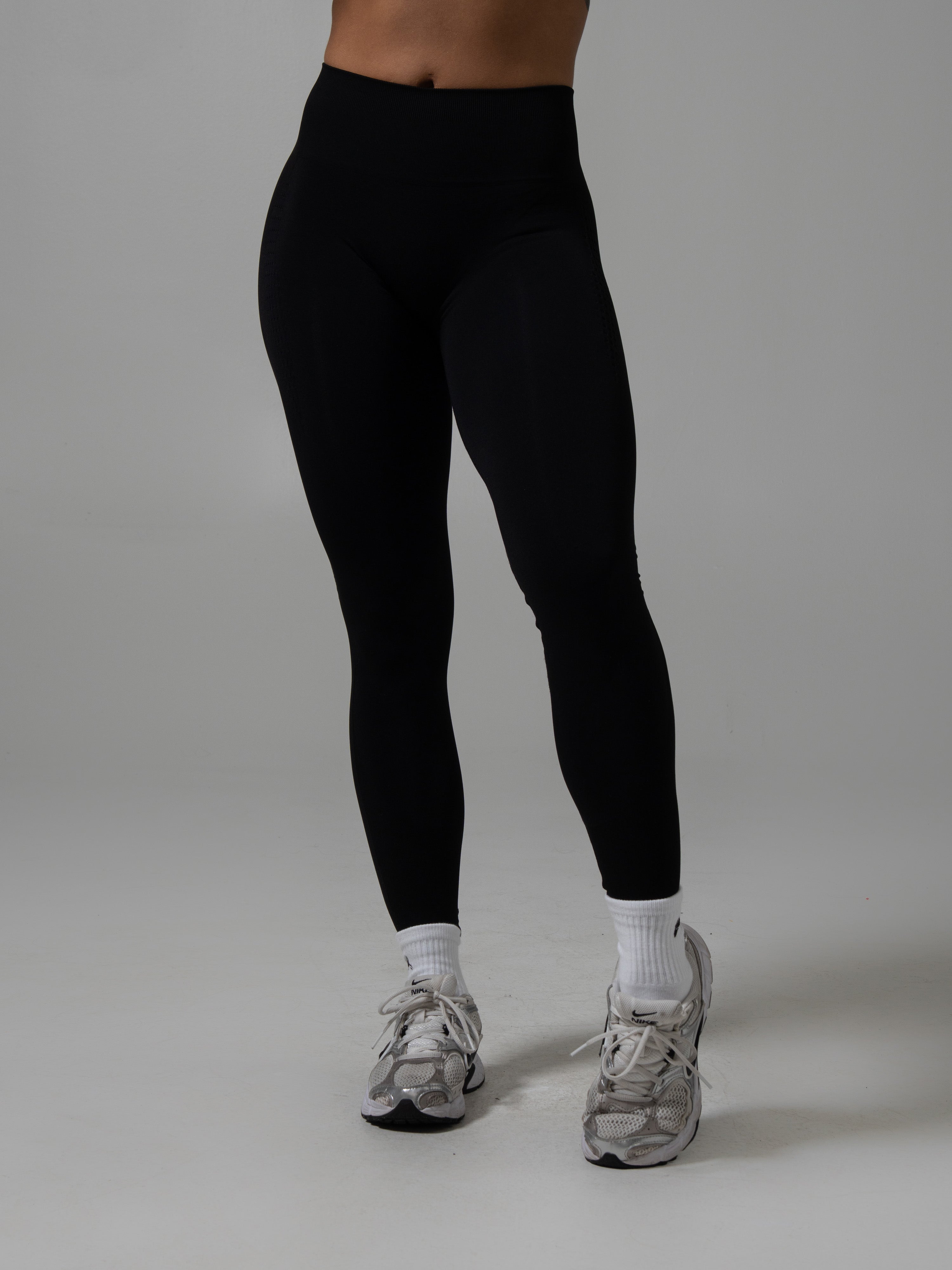 ALPHALETE Amplifyレギンス Amplify Gravity Ultra-High Rise Legging - Regio | Alphalete