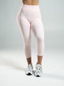 Aura Ultra-High Rise Capri - Ballet Pink