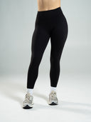 Aura Ultra-High Rise Legging - Black