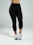 Aura Ultra-High Rise Capri - Black