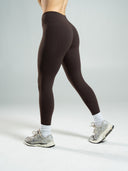 Aura Ultra-High Rise Legging - Walnut