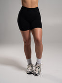Pump High Rise Short - Black