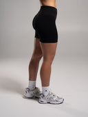 Pump Mid Rise Short - Black